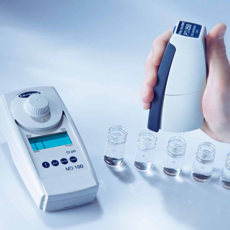 LOVIBOND Colorimeter <br>MD 100 Chlorine+reagents